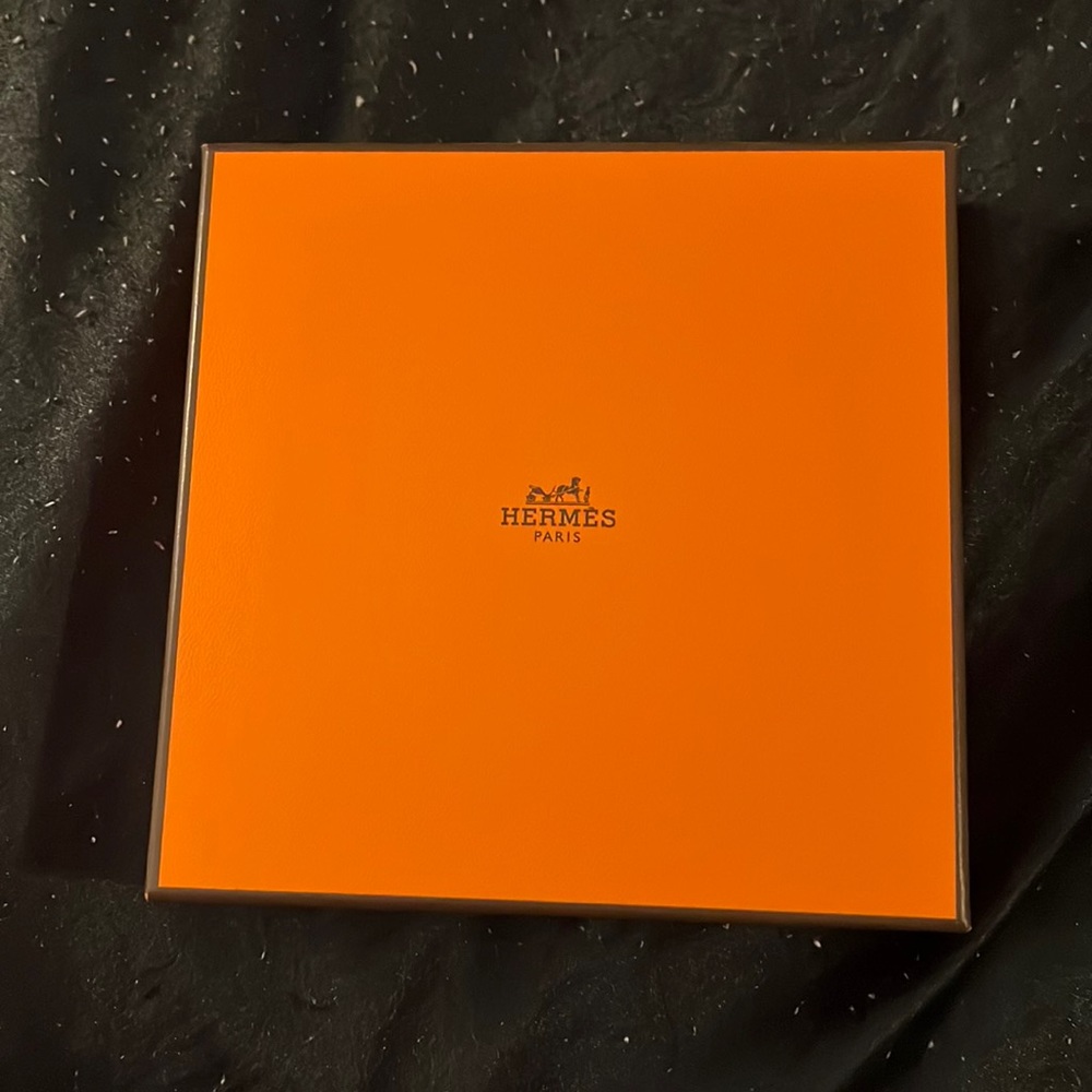 Hermes empty box.